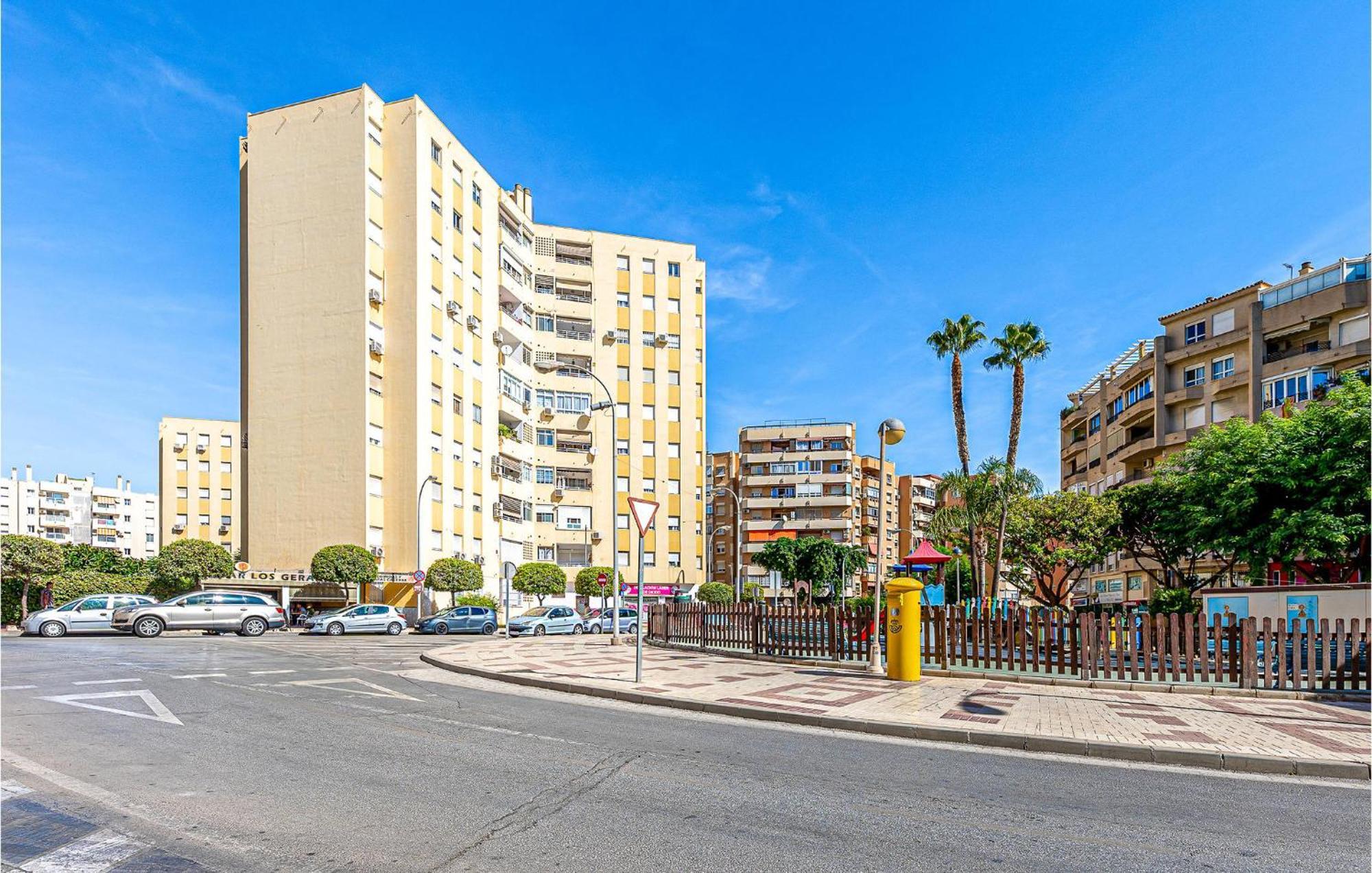 4 Bedroom Nice Apartment In Torremolinos Bagian luar foto